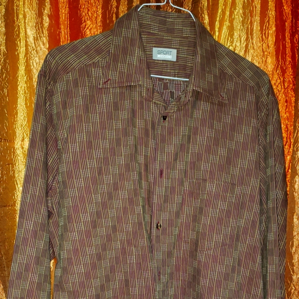 Previously loved mens long sleeve Mondo casual button down dress shirt